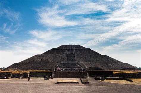 Le Grand Éclipsement du Soleil de Teotihuacan : Présage Mystique et Révolution Sociale en Mésoamérique